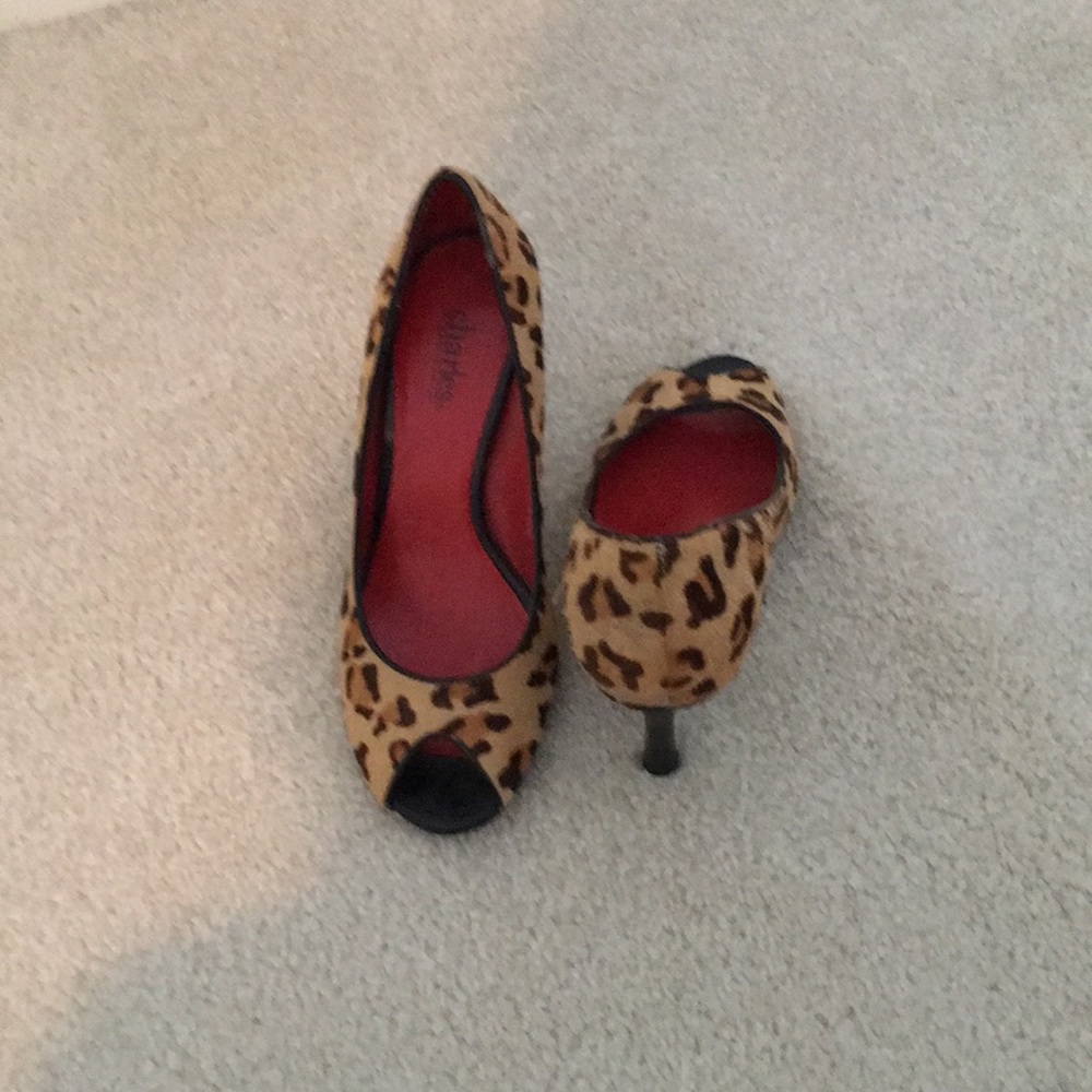 Charles David leopard print peep-toe shoes